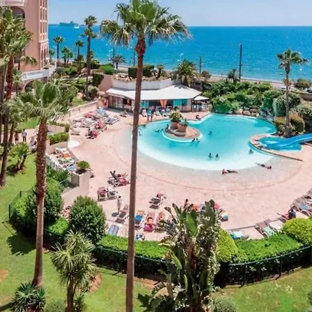 Cannes, Piscine - Vue - Terasse *